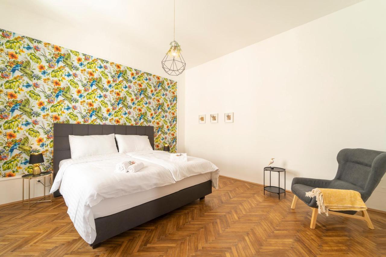 Theresia I Levestate * Vienna